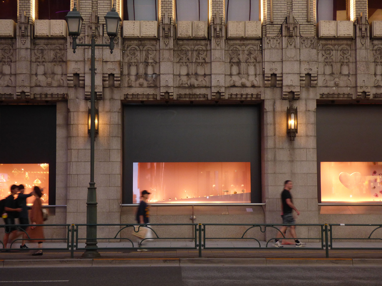 ESPECIAL 伊勢丹新宿店本館ウインドウ展示